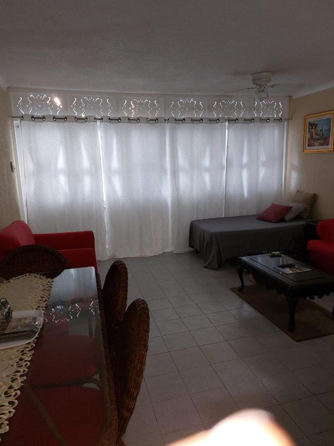 Cozy Villa Escape Runaway Bay Exterior photo